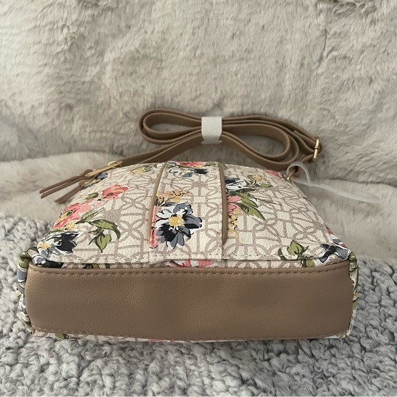 Time and Thru NWOT Brand New Adjustable Shoulder Bag - Picture 14 of 17